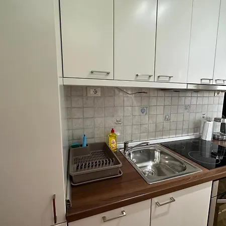 Art Cara Urosa Apartment *